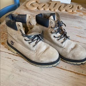 Damaged Timberland Mid Booties